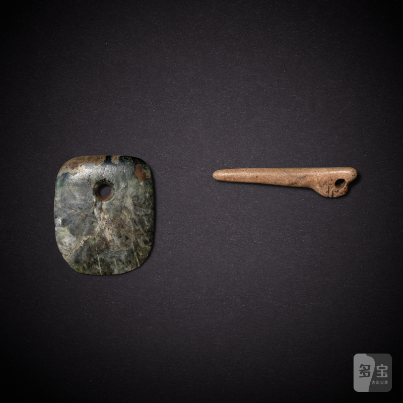 A set of jade axe and finial, Neolithic period, Hongshan culture | 新石器時代 紅山文化 玉鉞及端飾一套